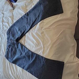 Joe's Jeans socialite jeans, size 28. Cute detail on back pockets.